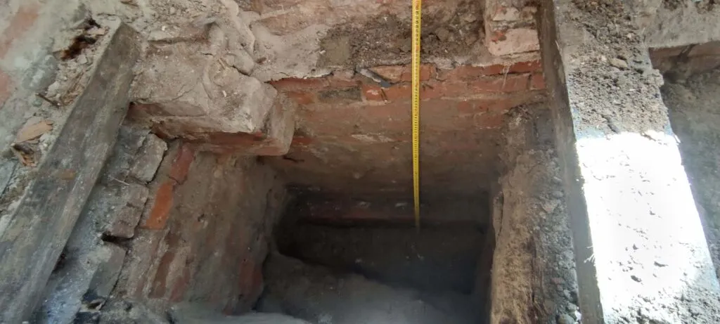 jak-gleboko-mozna-odkopac-fundament